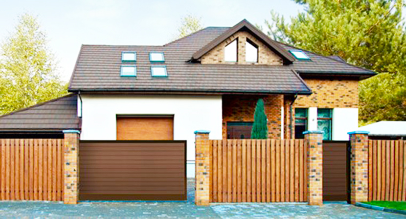 В'їзна брама з хвірткою